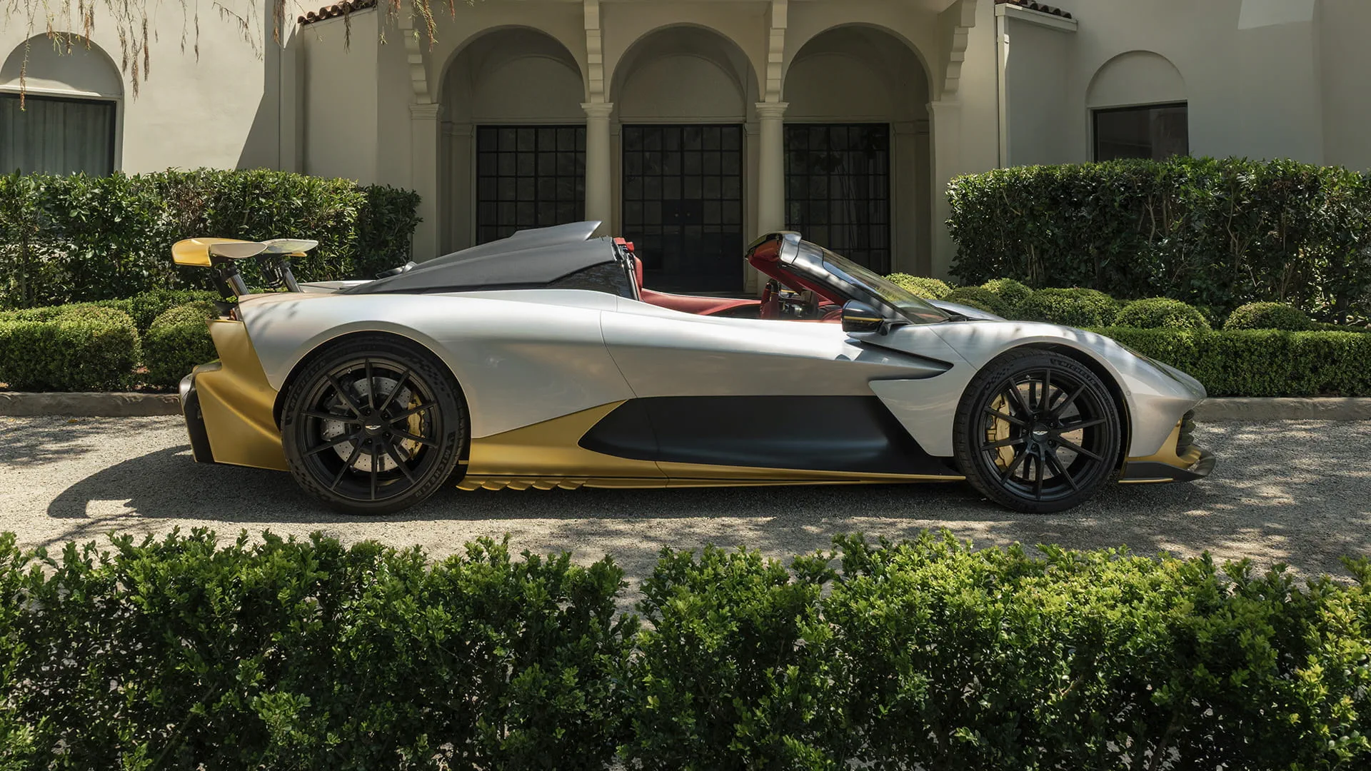 Aston Martin valhalla-spider1