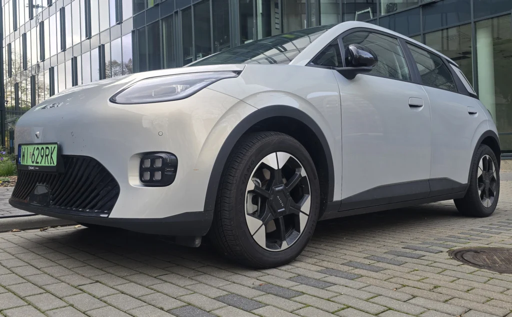 Chiński SUV od Chery dostał zero gwiazdek. Inne auta z Chin zgarniają „piątki” Chiński SUV od Chery dostał zero gwiazdek. Inne auta z Chin zgarniają „piątki” - Chery test Latin NCAP fot Aion UT