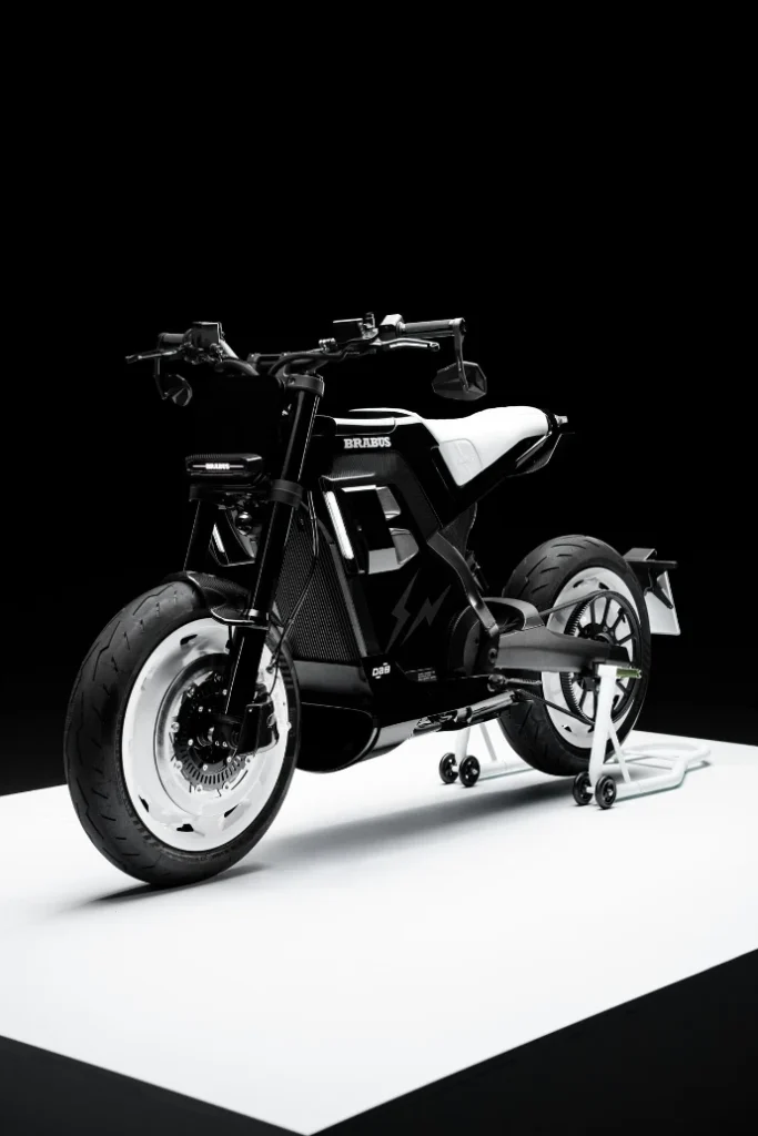 Brabus sprzedaje miejskiego „elektryka” za 50 tys. USD. Powstanie tylko 10 egzemplarzy - DAB Bike x Hiroshi 10