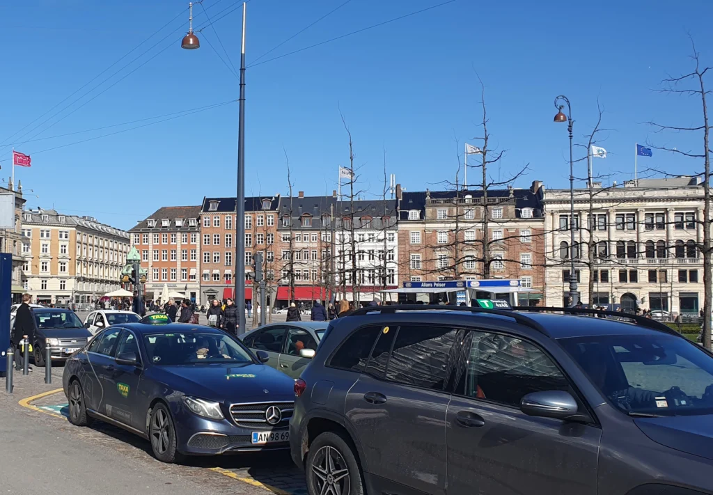 Dania niemal całkowicie elektryczna. Aż 89 proc. nowych aut to samochody na prąd - Dania sprzedaz 09 2