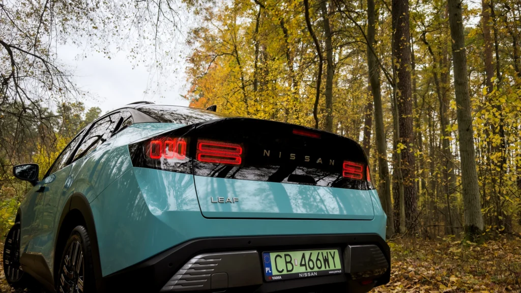Nowy Nissan LEAF wjeżdża do Polski. Pionier elektromobilności z zasięgiem do 622 km i ceną od 149 900 zł - Nissan LEAF 1