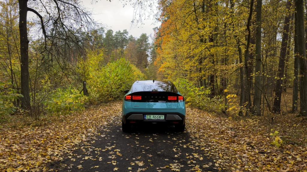 Nowy Nissan LEAF wjeżdża do Polski. Pionier elektromobilności z zasięgiem do 622 km i ceną od 149 900 zł - Nissan LEAF 12