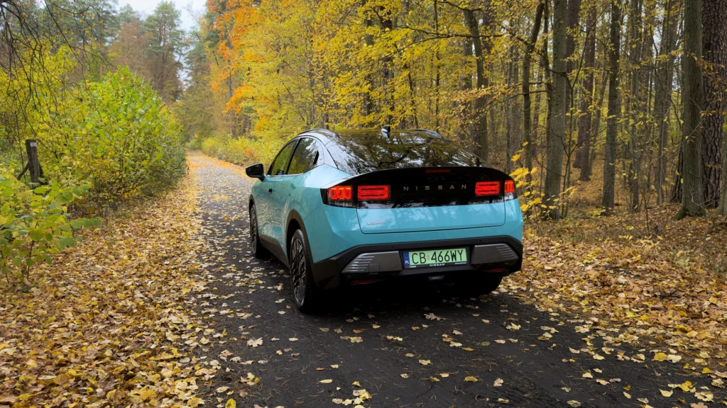 Nowy Nissan LEAF wjeżdża do Polski. Pionier elektromobilności z zasięgiem do 622 km i ceną od 149 900 zł - Nissan LEAF 14