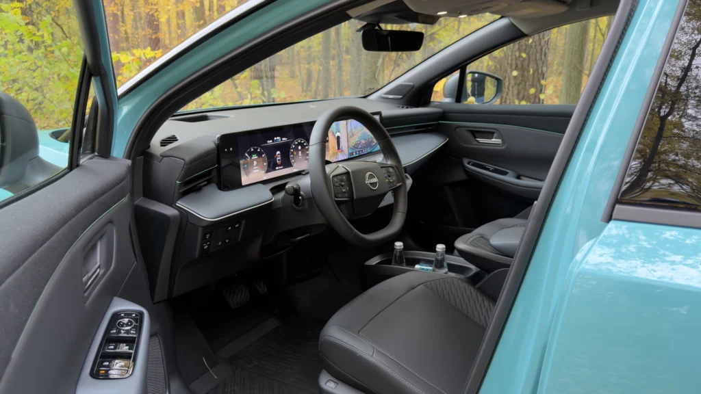 Nowy Nissan LEAF wjeżdża do Polski. Pionier elektromobilności z zasięgiem do 622 km i ceną od 149 900 zł - Nissan LEAF 17