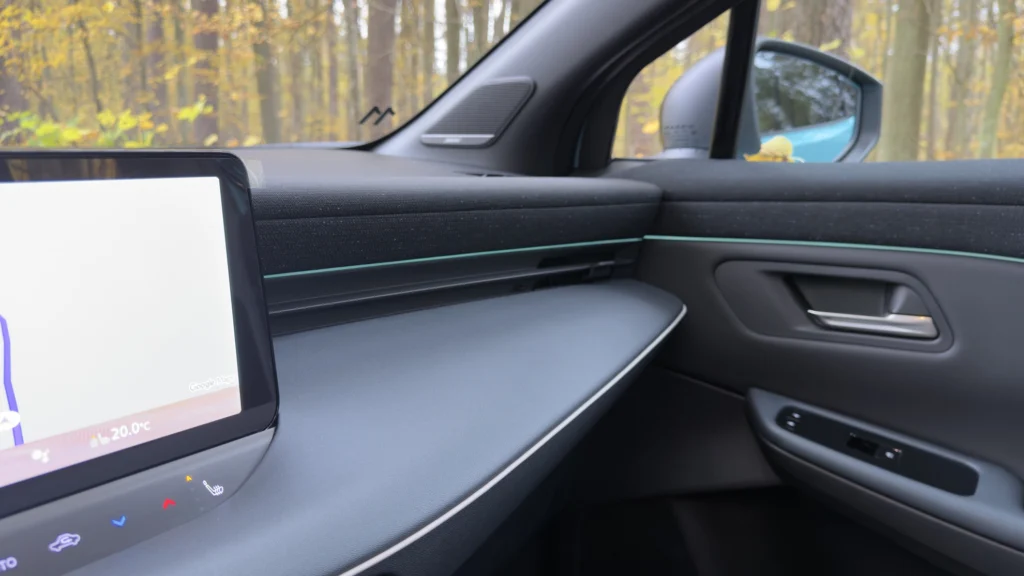 Nowy Nissan LEAF wjeżdża do Polski. Pionier elektromobilności z zasięgiem do 622 km i ceną od 149 900 zł - Nissan LEAF 22