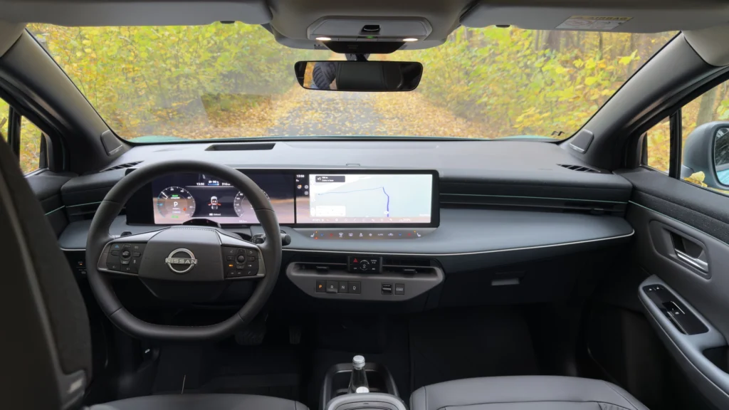 Nowy Nissan LEAF wjeżdża do Polski. Pionier elektromobilności z zasięgiem do 622 km i ceną od 149 900 zł - Nissan LEAF 25