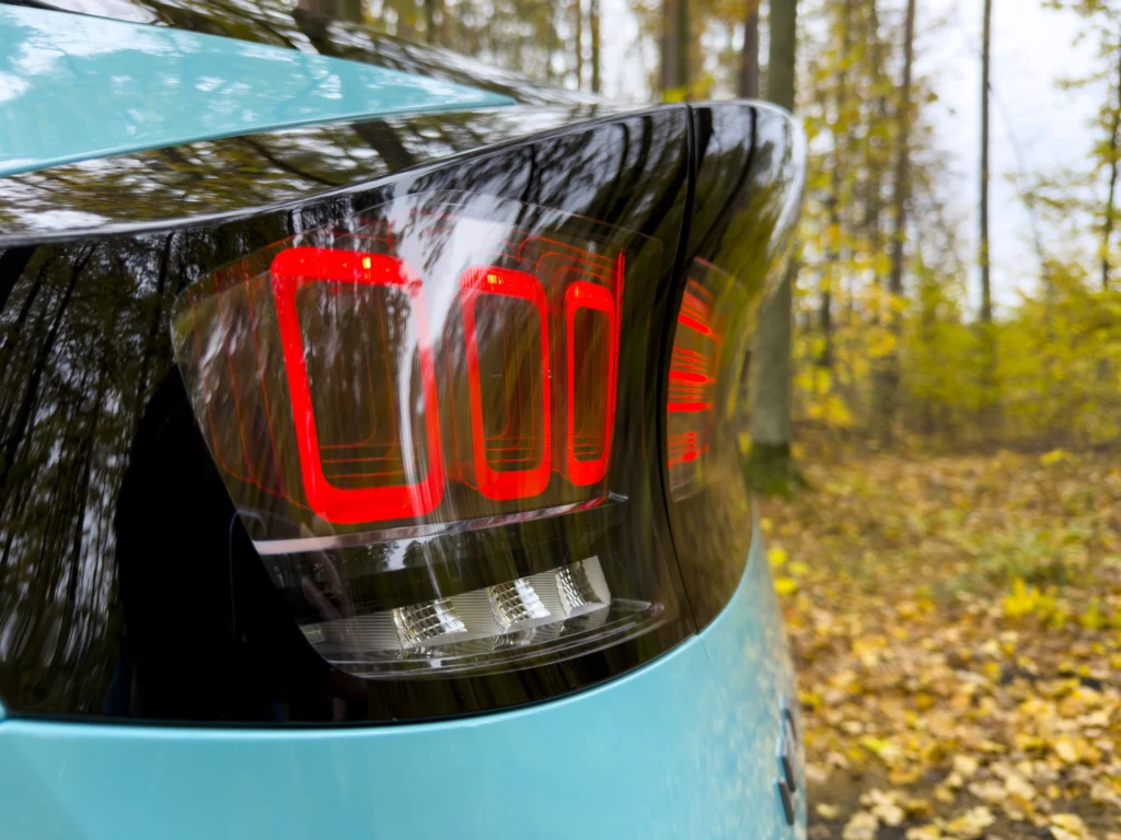 Nowy Nissan LEAF wjeżdża do Polski. Pionier elektromobilności z zasięgiem do 622 km i ceną od 149 900 zł - Nissan LEAF 31