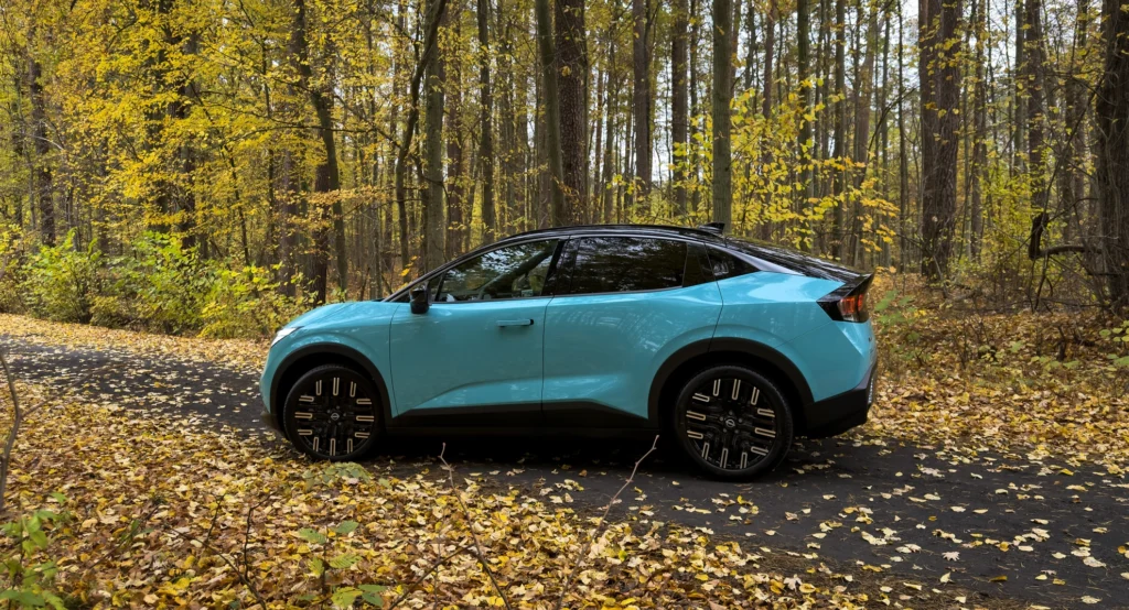 Nowy Nissan LEAF wjeżdża do Polski. Pionier elektromobilności z zasięgiem do 622 km i ceną od 149 900 zł - Nissan LEAF 4