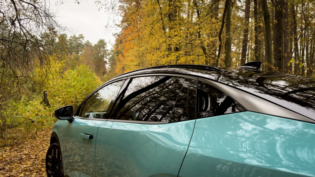 Nowy Nissan LEAF wjeżdża do Polski. Pionier elektromobilności z zasięgiem do 622 km i ceną od 149 900 zł - Nissan LEAF 5