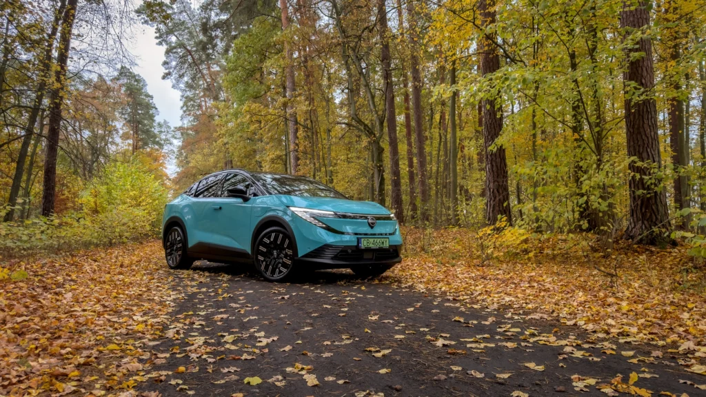 Nowy Nissan LEAF wjeżdża do Polski. Pionier elektromobilności z zasięgiem do 622 km i ceną od 149 900 zł - Nissan LEAF 6