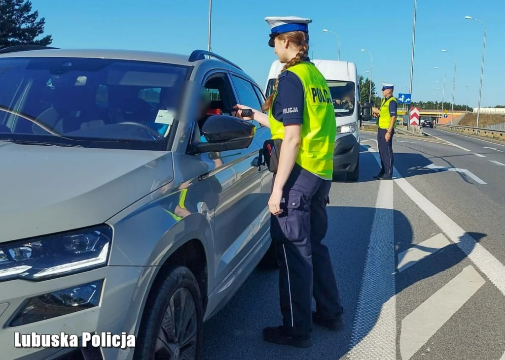 Ponad 5,5 tys. zatrzymanych praw jazdy i mniej ofiar. Podsumowanie nowych przepisów wypada obiecująco! - utrata praw jazdy fot lubuska policja 66